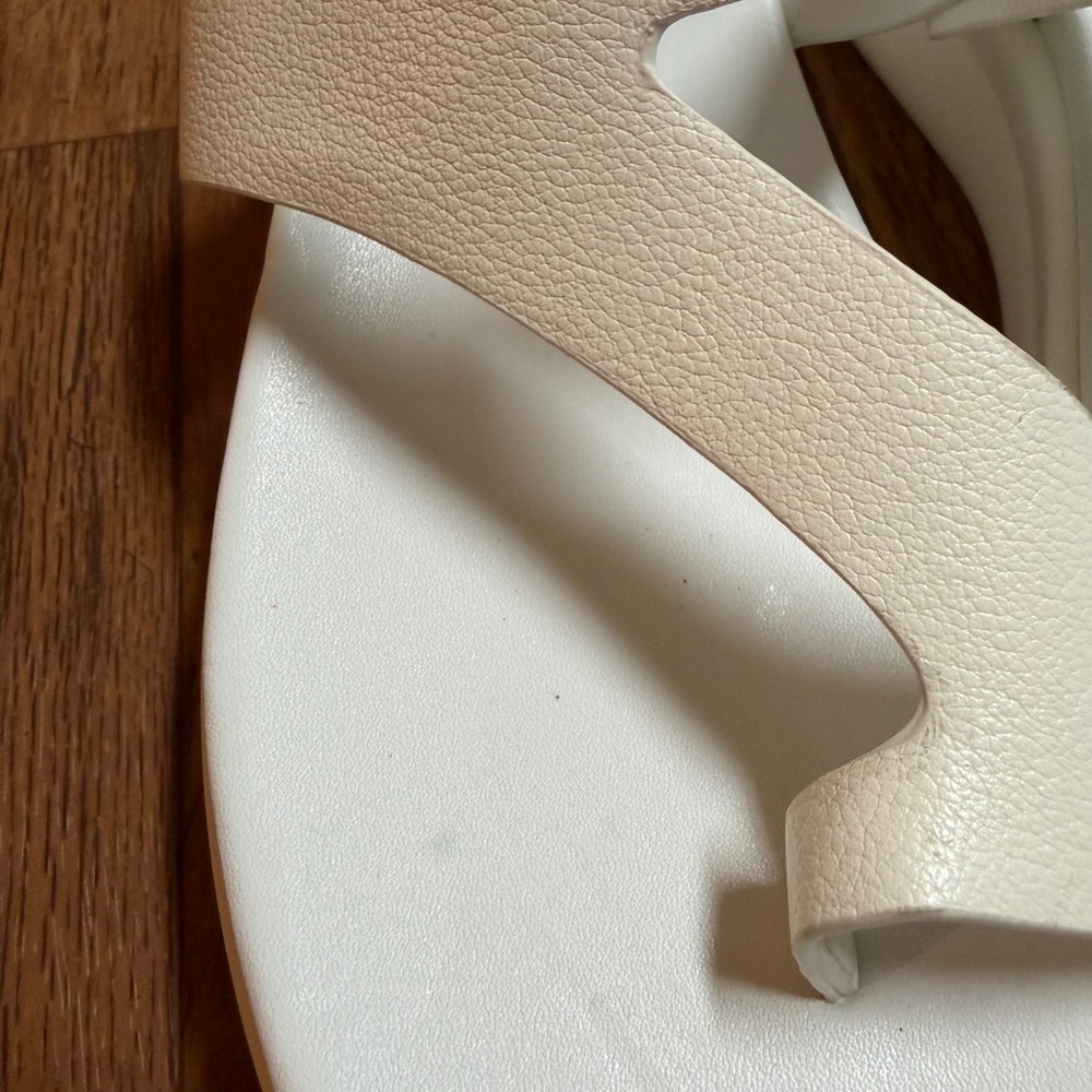 Naturalizer Women's White Ivory Cutout Slide Sandals - Picture 4 of 8